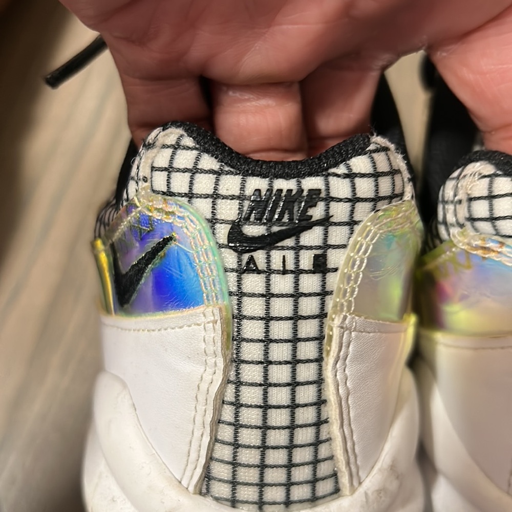 Nike - Picture 5 of 6